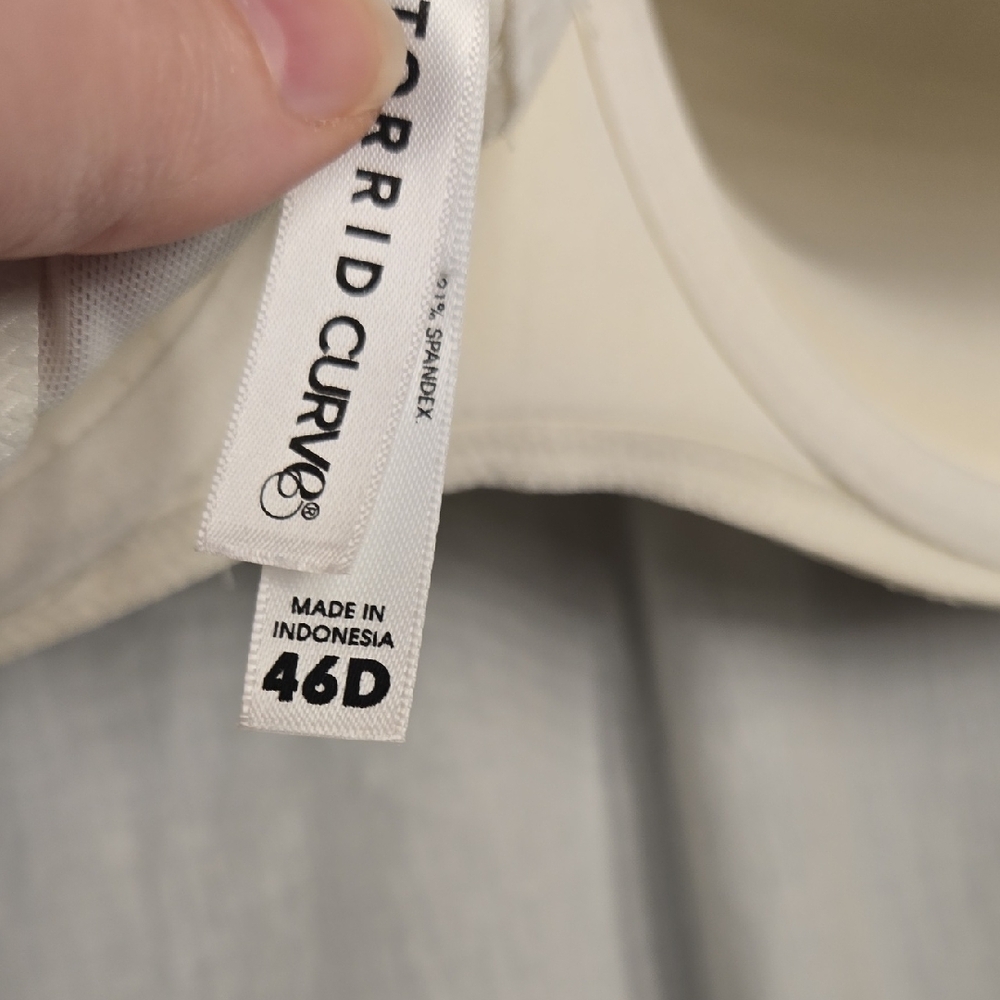 Chic Ivory Lace Underwire Bra - Picture 3 of 3